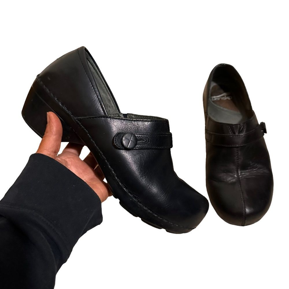 DANSKO clogs black womans size E41 size 10.5US